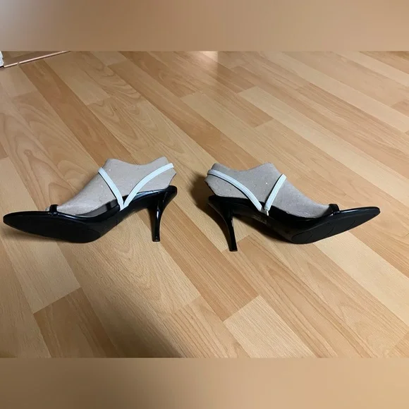 Nine West Black and Cream Women's Strappy High Heel Sandals Size 7.5 - Picture 8 of 8